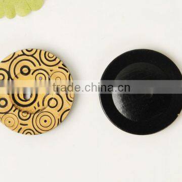 Fancy High Quality 2 Holes Black Painted Wooden Buttons with Figure Engraved On