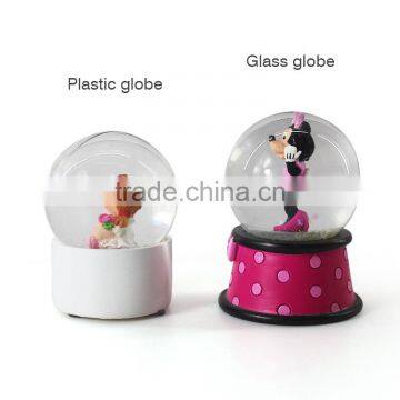2015 Customized Cheap Plastic Snow Globe photo-2