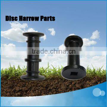 Disc harrow spool and spacer