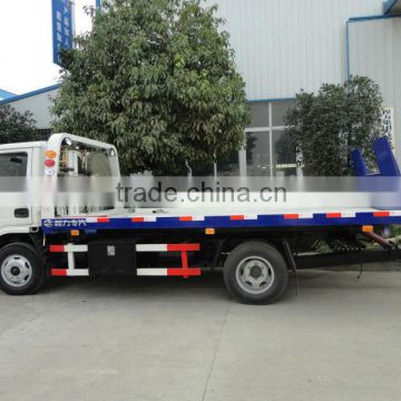 Dongfeng small road wrecker towing truck