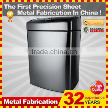 Kindle galvanized steel garbage container