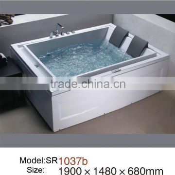 bathtub with seat