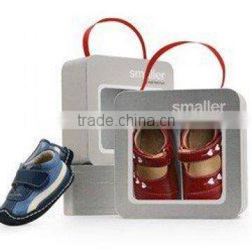 custom paper shoe packing box with plastic window and handle