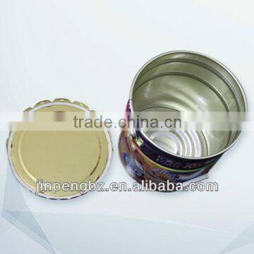 painting round white tin pails