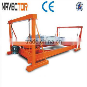 Plastic pallets gyratory screener