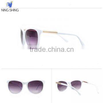 Classical Wooden Kiss Sunglasses photo-3