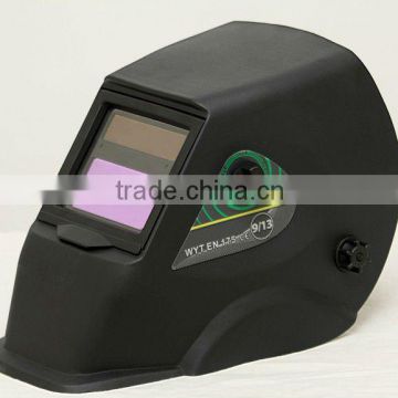 Auto darken welding helmet