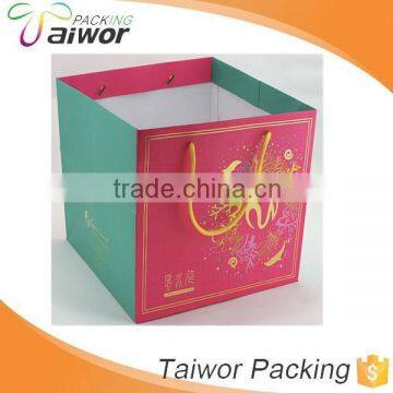 Manufacturer Customized High End Gold Foiled Paper Packaging Bag photo-2