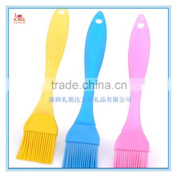 Wholesale heat resistant silicone pastry brush for baking, silicone baking brush with red blue head for pastry