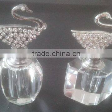 decorative mini empty clear crystal perfume bottle with swan top