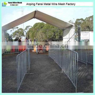 Hot dipped galvanized crowd control barrier