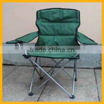 Foldable camp chair with cup holder