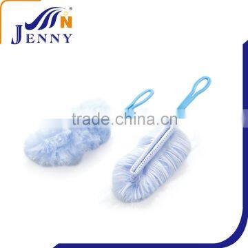 Full colour electrostatic disposable nonwoven dusters