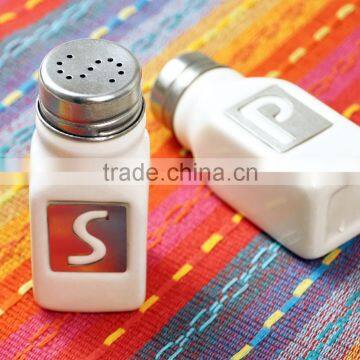 Ceramic Salt and Pepper Shaker Set photo-5