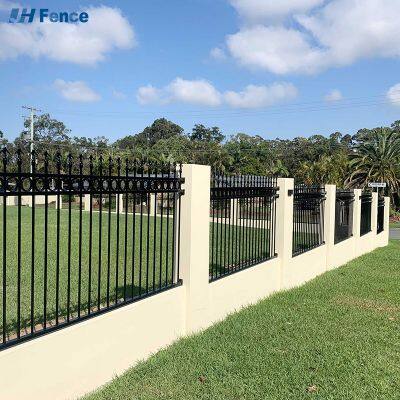 Kohlenstoffstahl, umweltfreundlich, pulverbeschichtet, wärmebehandelt, modernes Sicherheitszaun-Trellis-Design, gegen Nagetiere und Fäulnis beständig, einfach zu installierender Zaun