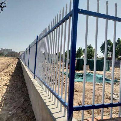 Panel de valla de acero galvanizado en tubo cuadrado con punta de lanza para exteriores residenciales