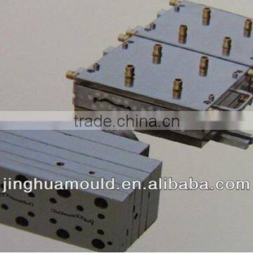 Made in China PVC UPVC Corner Angles Mold