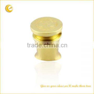 Decorative alloy bottle cap