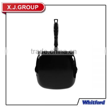 11" fry pan with 2 spouts