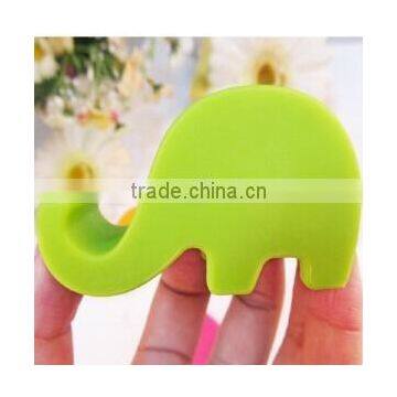 Funny Plastic Elephant Mobile Phone Holder photo-5