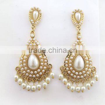 Luxury style gold pearl dangling earring