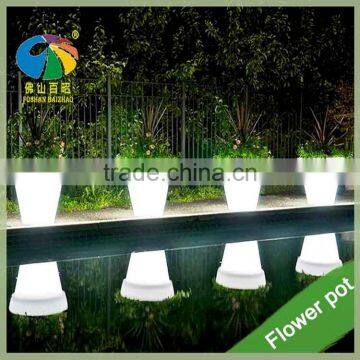 2017 Hot Sale Large Garden Pots Solar Lighted Planters Plastic Led Flower Pot for Garden Decor