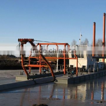 Hydraulic cutter suction mud dredger