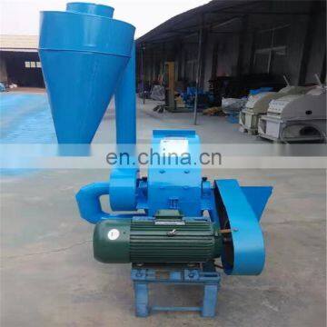 Hammer mill for wood and straw with cyclone