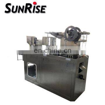 Automatic syringe injector blister packing machine