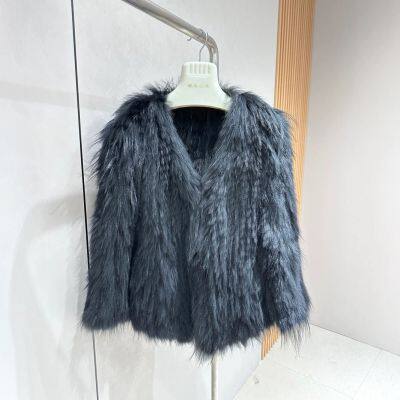 Abrigo de piel real tejido de doble cara con piel de mapache y hierba para mujeres en oto?o e invierno. Abrigo de piel real famoso en Internet de Haining