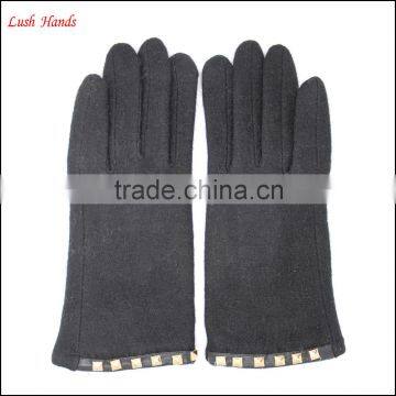 Ladies Simple Woolen Gloves Decorated With Square Metal Buttons for Wholesale photo-4