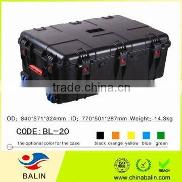 BL-20 plastic carrying case with compartments