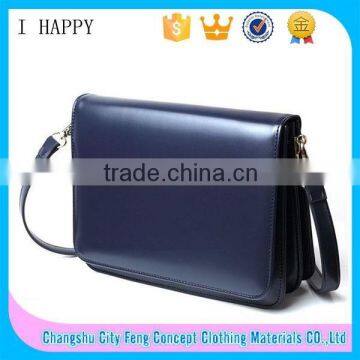 Classic Woman Document Shoulder Bag