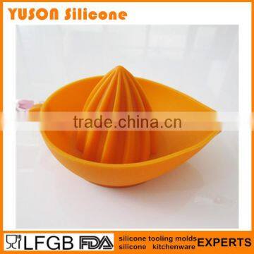 New design 2015 lamp shaped silicone lemon squeezer orange squeezer