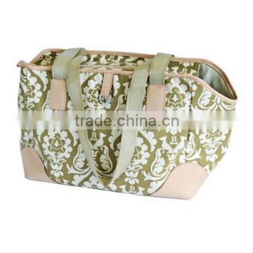 Dog carrier with the mateiral of Damask