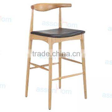 CH20 Elbow Chair Stool