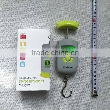 wholesale hot sell plastic dgitall luggage scale with battery for weight luggage measurement 50-110kg