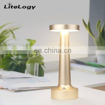 2020 amazon hot sale led decor desk lamp aluminium wireless usb touch table light for home