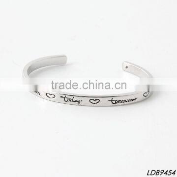 Silver engrave words bangle