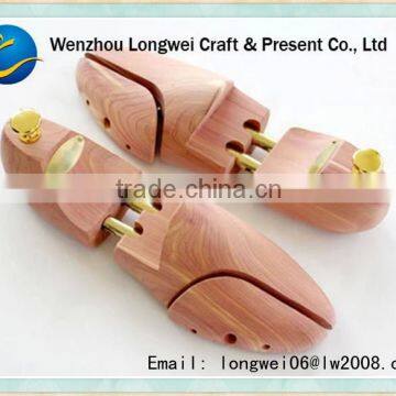 Good smelling wooden shoe stretcher/cedar shoe trees                        
                                                Quality Choice