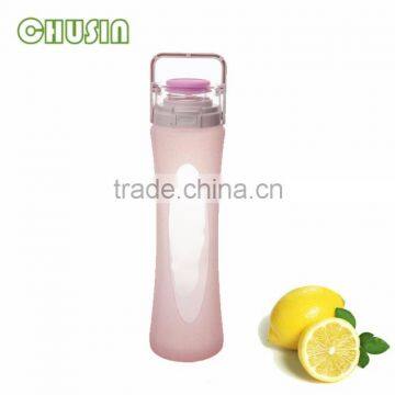 unique pyrex glass water bottle with colorful and food grade silicone sleeve