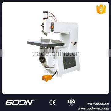 Woodworking router machine