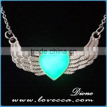 Gorgeous Glowing Jewelry Glow in the Dark Necklace photo-3