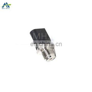 Auto Parts Fuel Rail High Pressure Sensor 0051535828 For BENZ