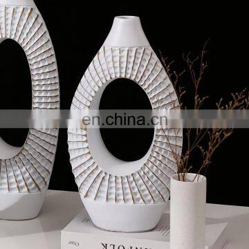 Nordic Custom Wedding Artwork White Exquisite Handmade Resin Flower Vase for Hotel Decor