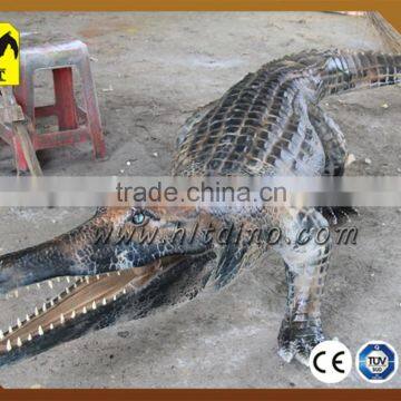 Waterproof outdoor life size alligator statue