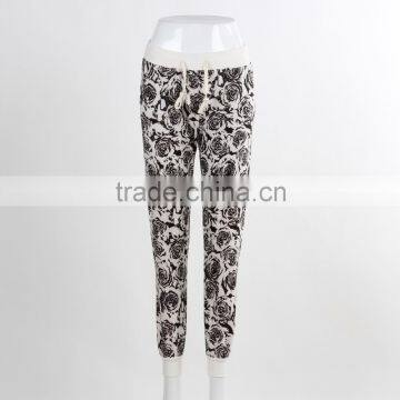 F5W30163 Women Contrast Waistband Floral Knit Trousers