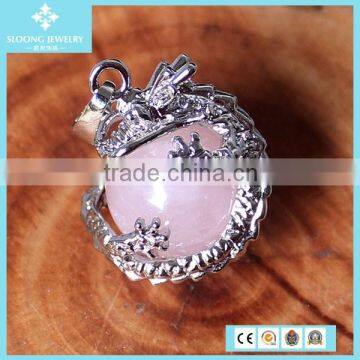 Fashion Natural Crystal Agate Silver Dragon Holding Powder Crystal Pendant Necklace Wholsale