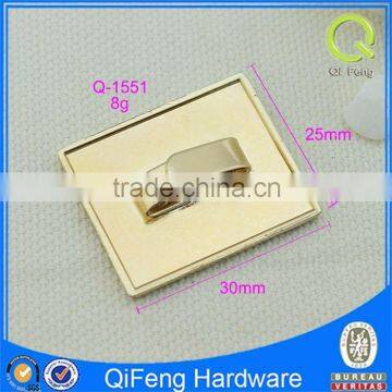 Q-1551 Custom Metal Plate for Handbags Gold Fancy Logo Tag