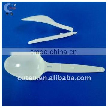 Foldable disposable plastic soup spoon